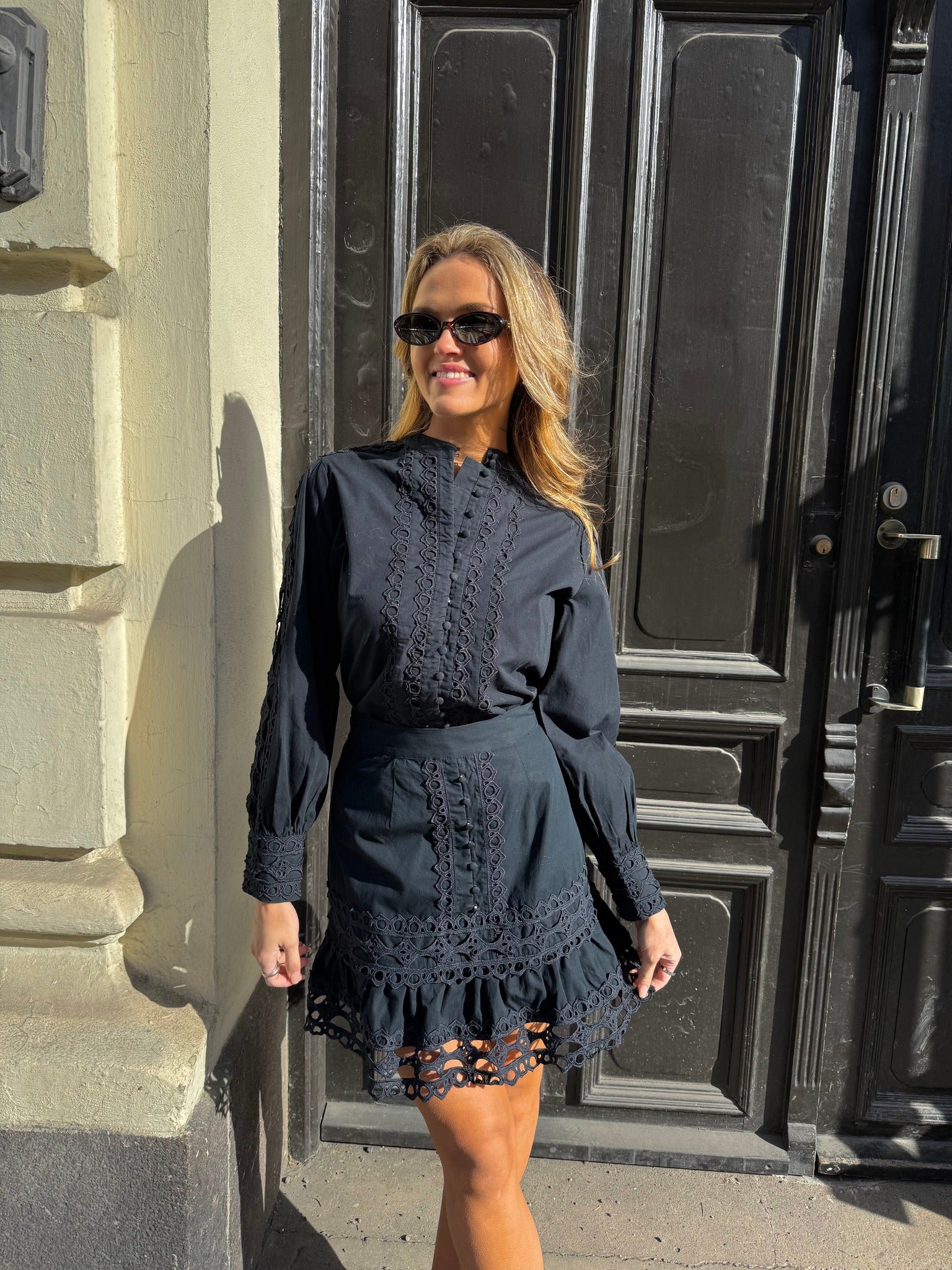 YASYAMINA Short Skirt - Black